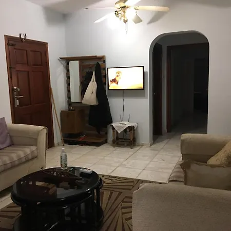 公寓 Comfortable And Spacious Flat In Convenient Location