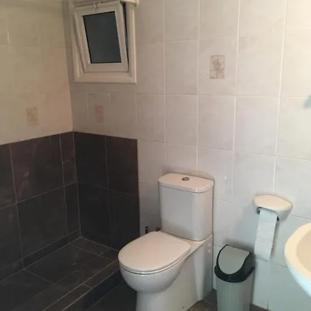 Comfortable And Spacious Flat In Convenient Location * 尼科西亚