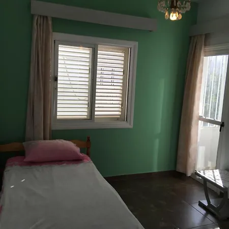 Comfortable And Spacious Flat In Convenient Location *